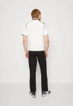 Napapijri Ambato Vest - Bodywarmer - White Whisper 10 Napapijri Ambato Vest - Bodywarmer - White Whisper -Napapijri 4aeeaa53bc504e6d9e27ce60bddcf3fa