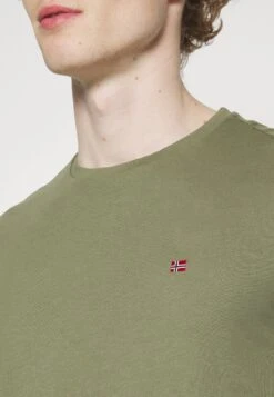 Napapijri Salis - T-Shirt Basic - Green Lichen -Napapijri 66ac6c25302a43bbb0658781c9672177