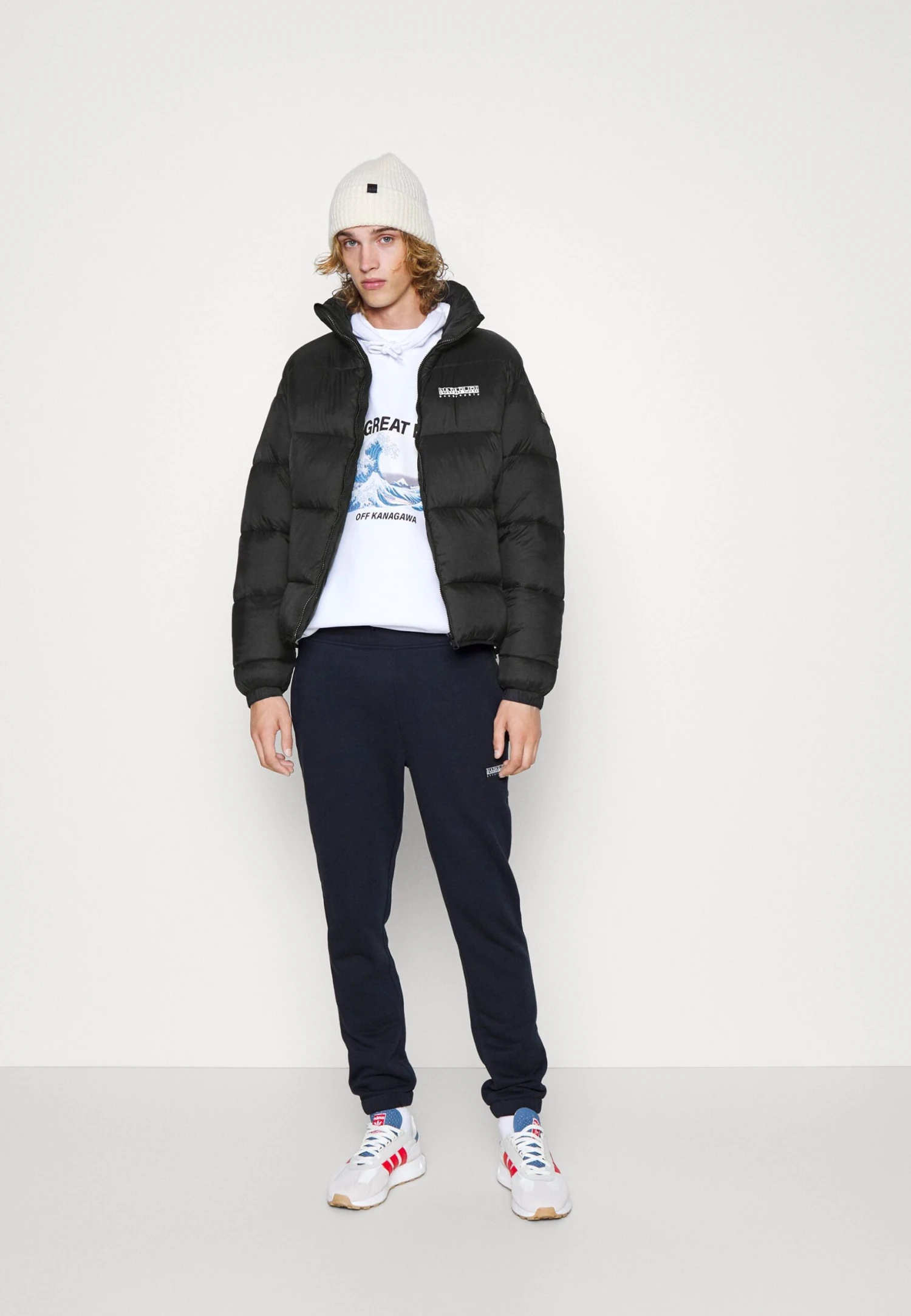 Napapijri Suomi- Gewatteerde Jas - Black 4 Napapijri Suomi- Gewatteerde Jas - Black - Afbeelding 2