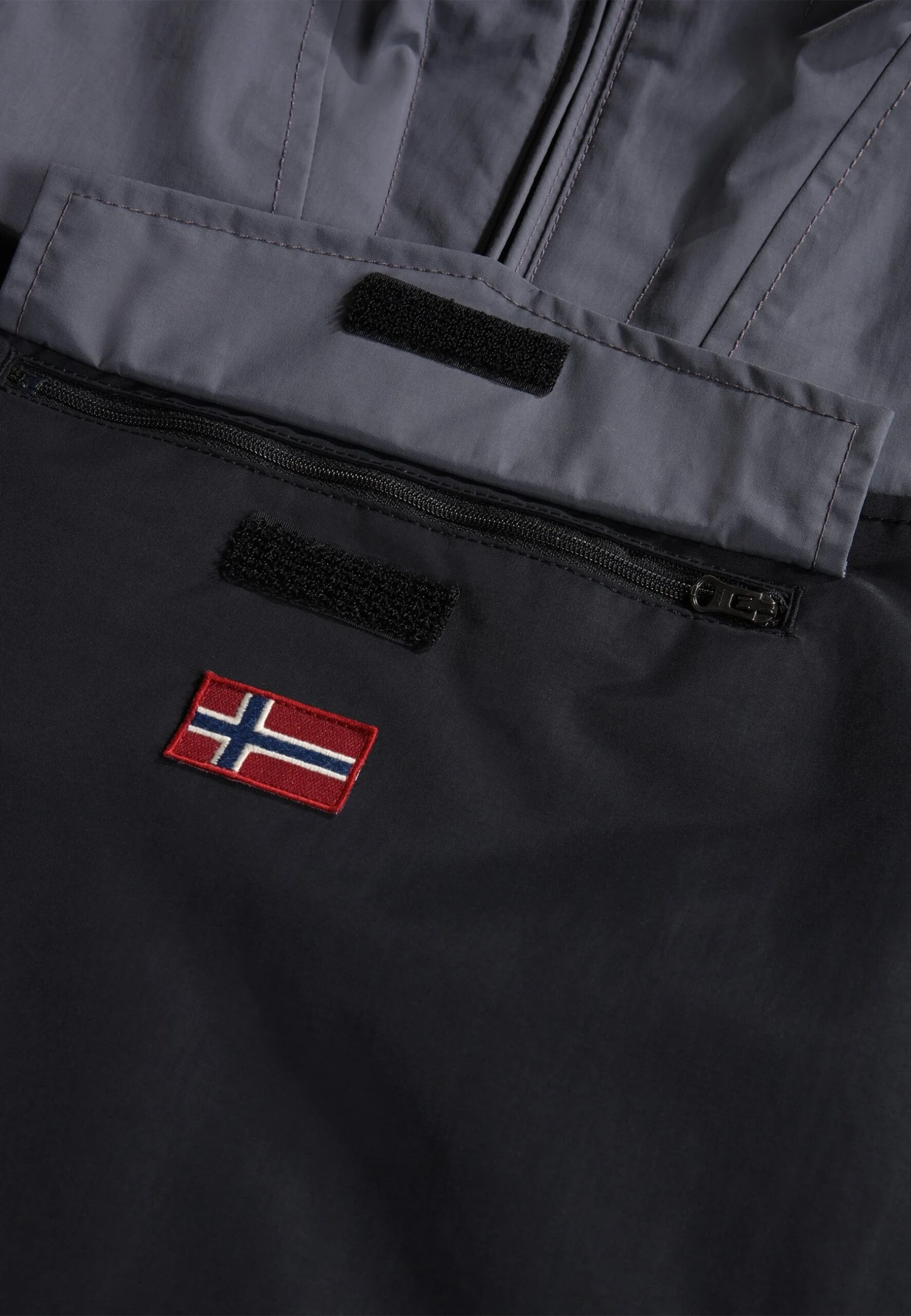 Napapijri Rainforest Winter - Jas - Black 8 Napapijri Rainforest Winter - Jas - Black - Afbeelding 6