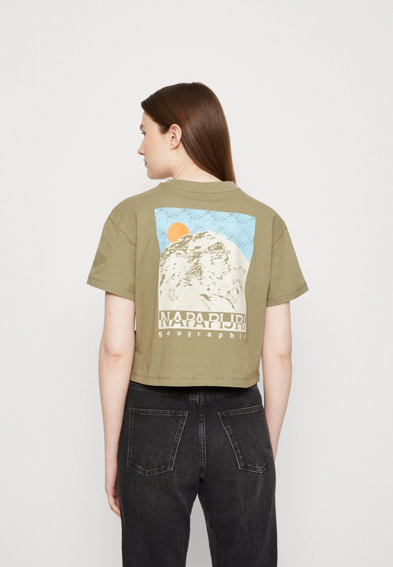 Napapijri Cenepa Crop- T-Shirt Print - Green Lichen 3 Napapijri Cenepa Crop- T-Shirt Print - Green Lichen